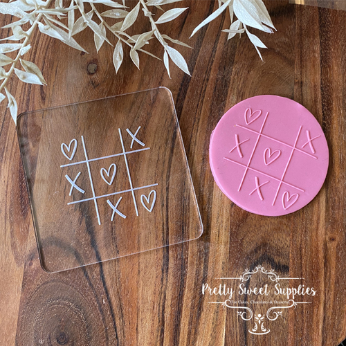 LOVE TIC TAC TOE Debosser