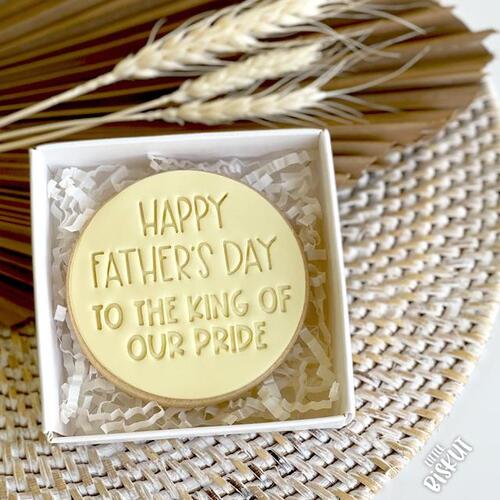 HAPPY FATHER'S DAY TO THE KING OF OUR PRIDE Embosser - 60mm